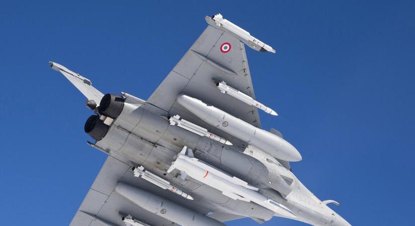 Zelenszkij és Macron kezet fogtak: Ukrajna örülhet