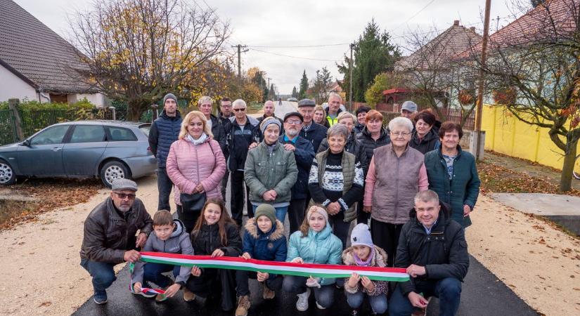 Vát 45 milliós útfelújítást zárt le: elkészült a Jókai utca