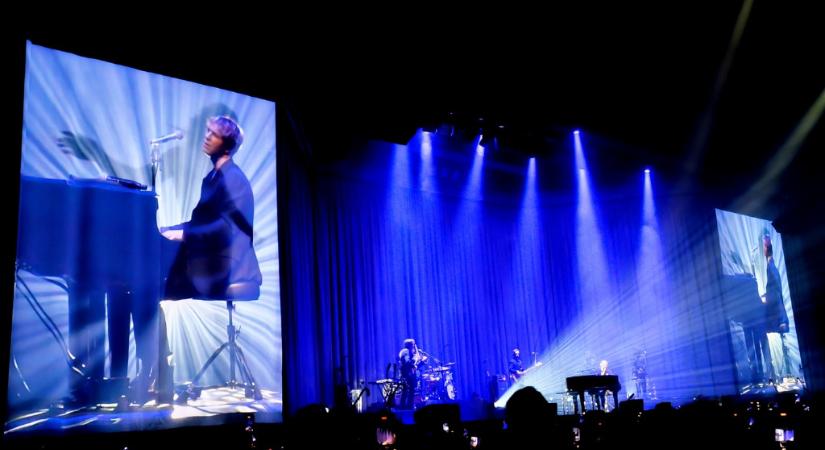 Egyszer az életben mindenkinek el kell mennie a zongorás srác koncertjére – Tom Odell ismét Budapesten járt