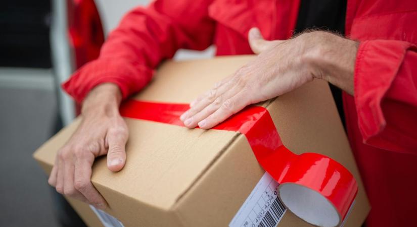 Ajándékot rendelnél? Tatabányán már most helyhiány van a csomagautomatáknál