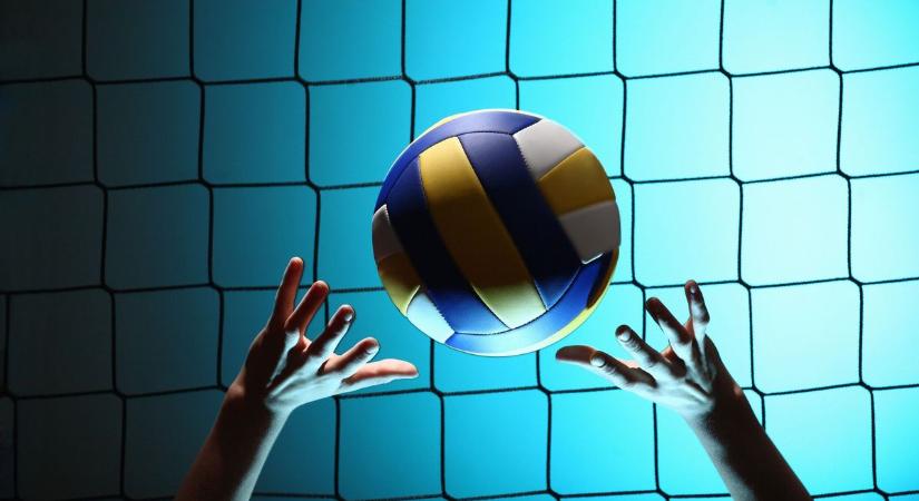 A vendéglátók nyerték a Tisza-parti röplabdacsapatok csatáját