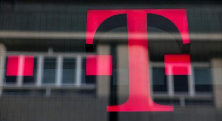 Közel 100 főt bocsát el év elején a Magyar Telekom