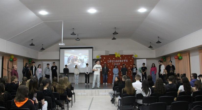 Gólyákat avattak a Rákóczi Egyetem Felsőfokú Szakképzési Intézetében