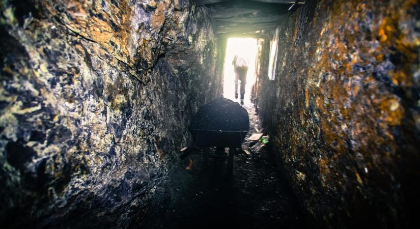 Több mint százan meghaltak egy kongói aranybányában