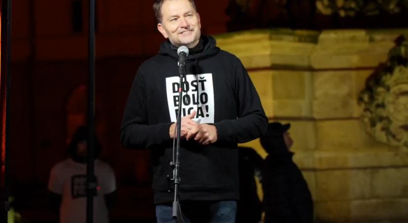 Diákokkal az élen tüntetett a Szlovákia mozgalom Nagyszombatban