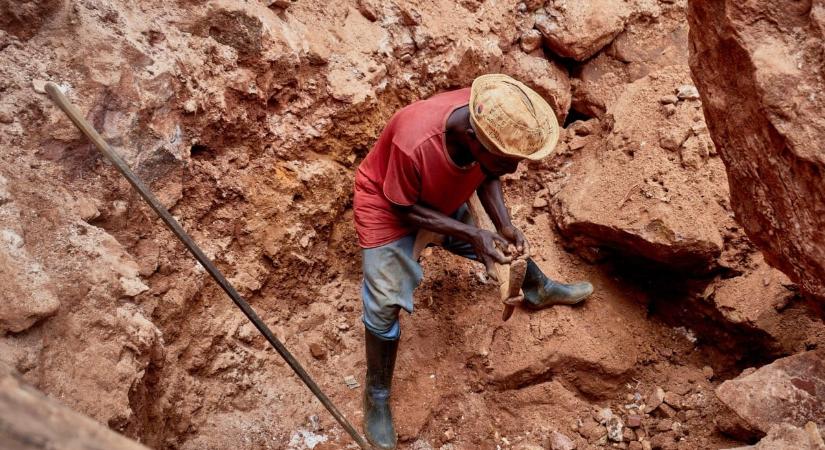 Összeomlott egy híd egy kongói rézbányánál