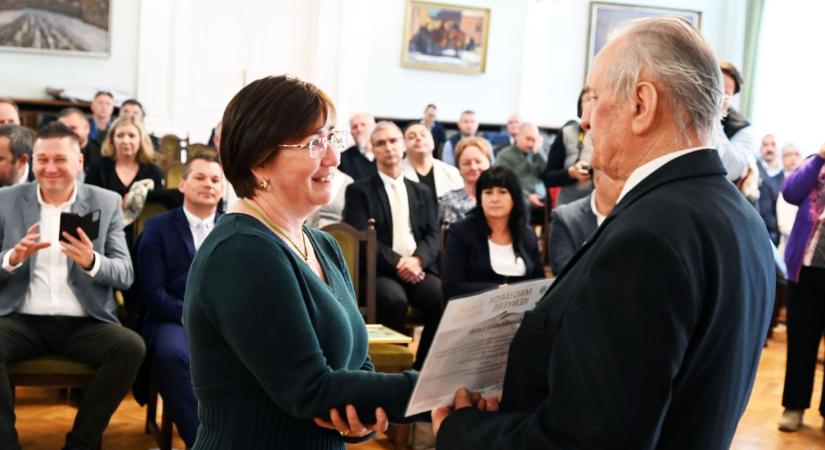 Óriási mennyiségű lisztről mondtak le a jászkunsági gazdálkodók a rászorulók javára – galériával