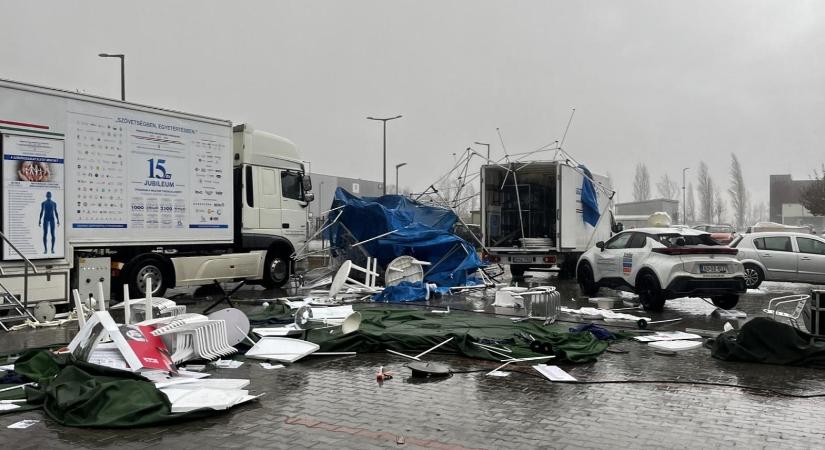 Durva vihar csapott le az életmódnapokat tartó Kecskemétre, megsemmisültek a szűrővizsgálati berendezések, sérültek is vannak