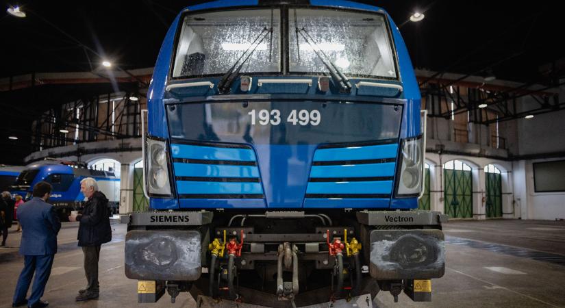 Újabb mozdonyt kapott a MÁV