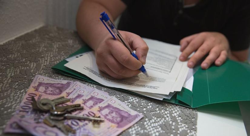 Nem sietnek a bankok az Otthon Start Programmal, simán elbukhatjuk a milliós foglalót is