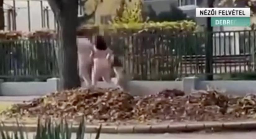 Fényes nappal sétált meztelenül egy család Debrecenben