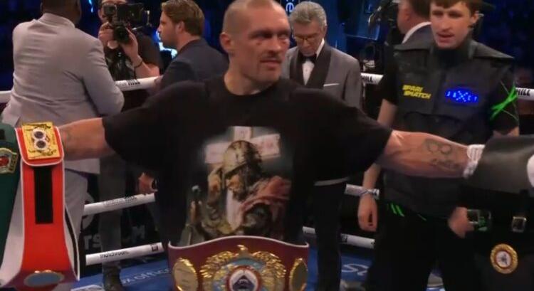 Usyk lemondott a WBO nehézsúlyú világbajnoki övéről