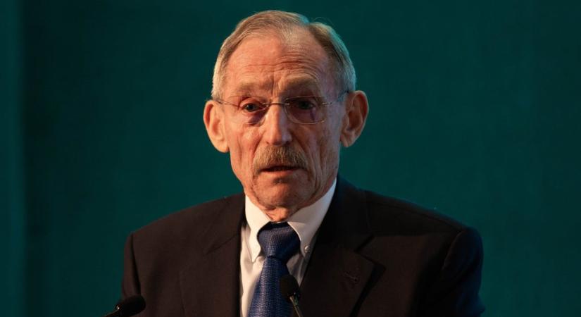 Pintér Sándor mondhatja meg, hogy ki terrorista