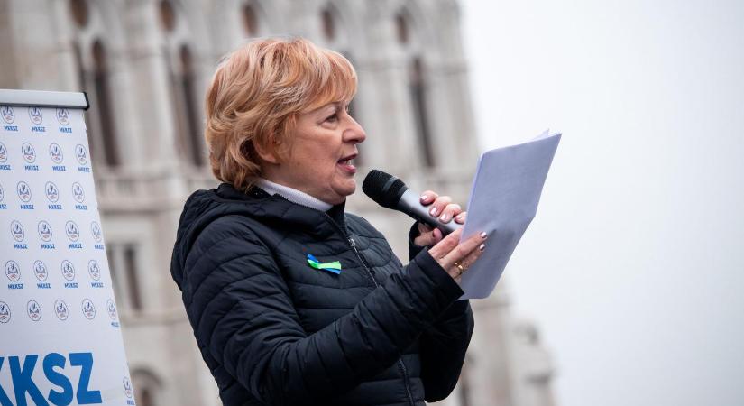 Eltűnhetnek a diplomások a szociális szférából, nagyon ki vannak akadva az Orbán-kormány bérfejlesztési tervére a dolgozók