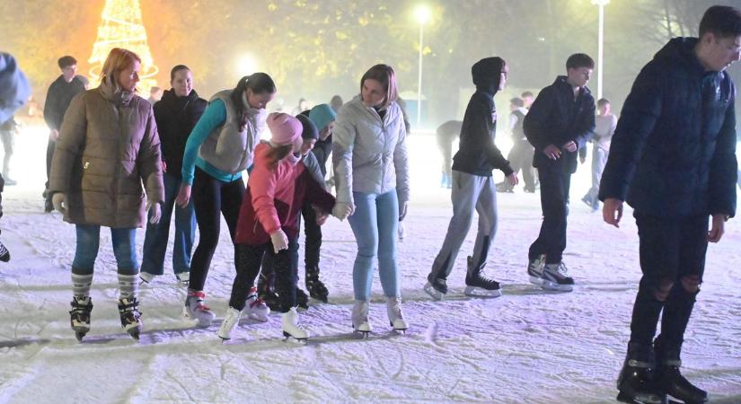 Tiltott eszközt vittek magukkal a korcsolyázók, súlyos következménye lett a tettenérésnek
