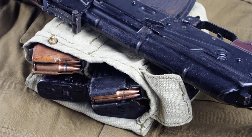 Fegyveresek 25 iskolás lányt raboltak el hétfő hajnalban egy bentlakásos iskolából Nigériában