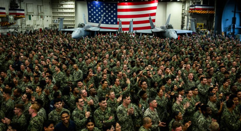 Nő a feszültség – egy lépésre van az USA a katonai parancs kiadásától