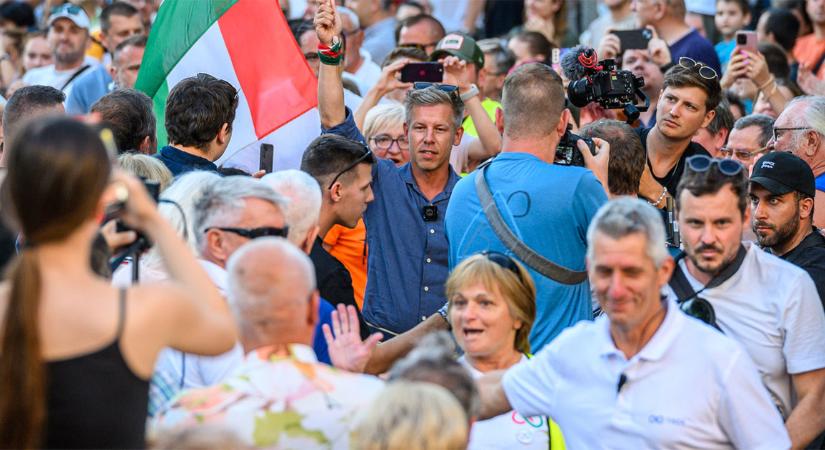 Végül éjjel mutatta be debreceni és hajdú-bihari jelölt-jelöltjeit a Tisza Párt