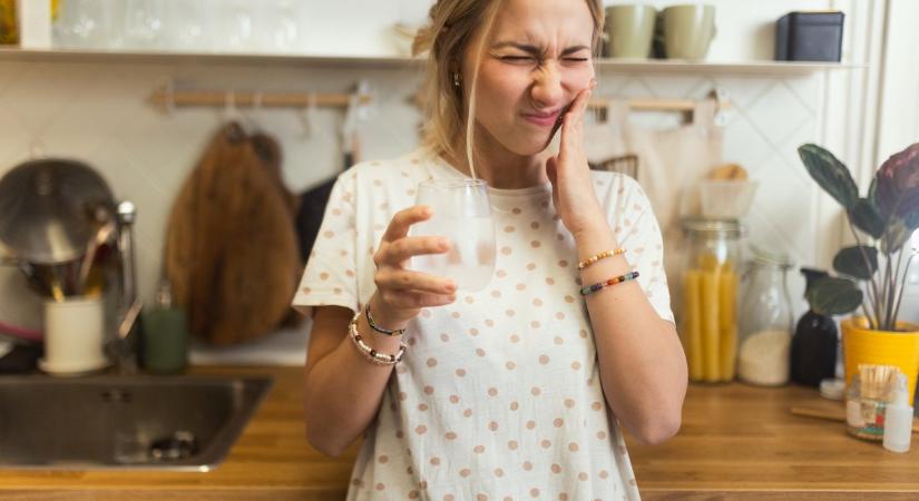 Elfojtott harag miatt is fájhat az állkapcsunk. Az állkapocs fájdalom lelki okai