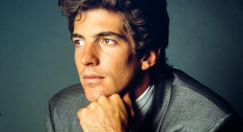 A sármos amerikai „herceg”, akivel a családi átok végzett – Mi történt valójában John F. Kennedy Jr.-ral?