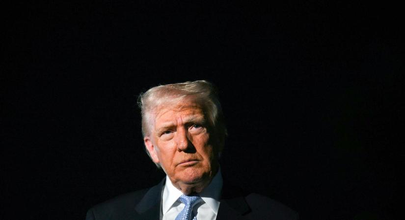 Donald Trump azt ígéri, részesedhetnek az alacsony és a közepes jövedelmű amerikaiak a vámbevételekből