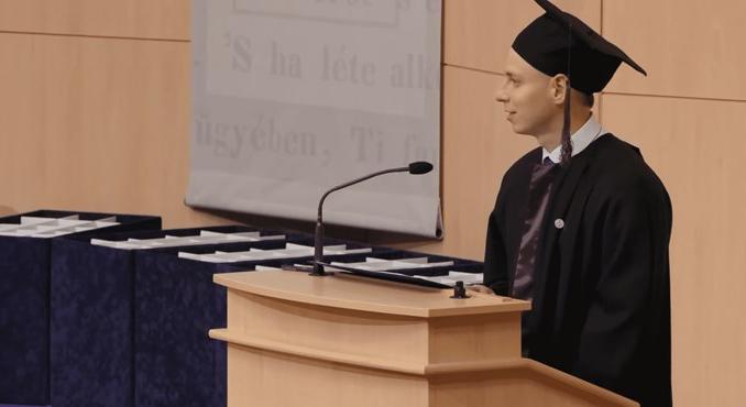 "A diplomaosztón azt mondtam, hogy ne csak a betegeket, hanem a rendszert is gyógyítsuk meg" - Kincse Csongor a Tisza Párt jelöltje lett