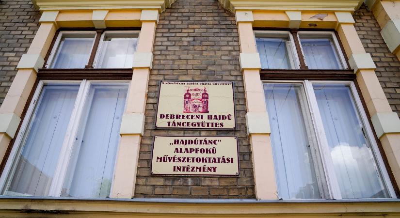 Besegítenének a debreceni táncegyüttes rezsicsökkentésébe