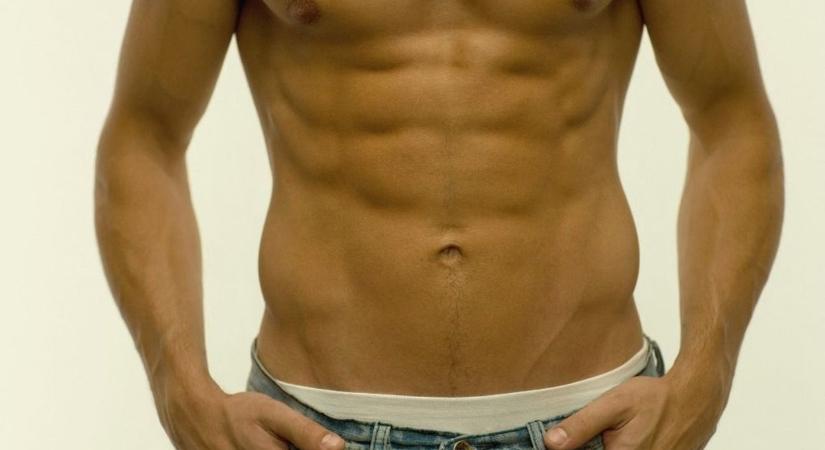 Tízezer injekcióval építi mesterséges kockahasát a kínai influenszer (videó)