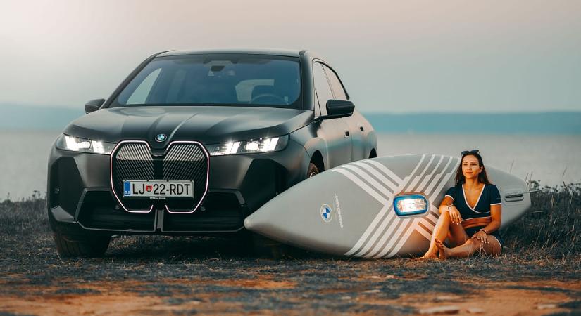 Elektromos SUP deszkával rukkolt elő a BMW