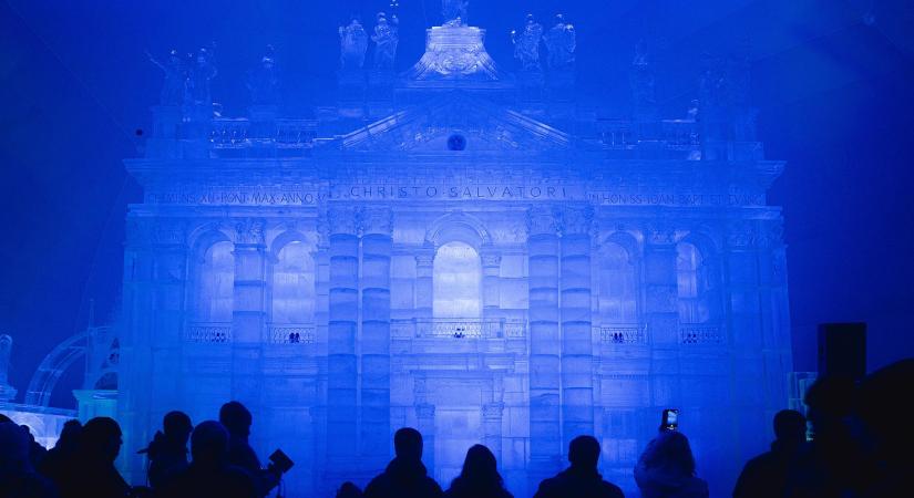 Római bazilikát építettek fel jégből a Tátrában