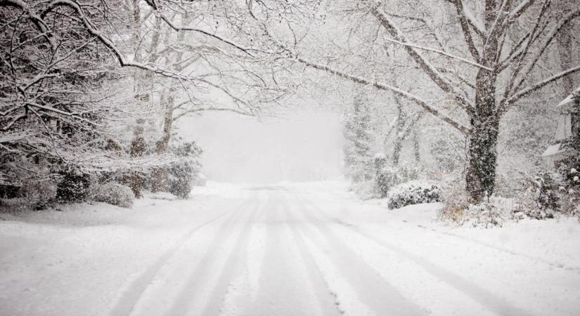 Megérkezett a hó Magyarországra: ebben a térségben minden kifehéredett