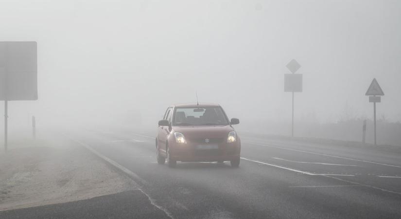 Pécs felé minden fehér volt, lámpa nélkül küzdöttek a sofőrök