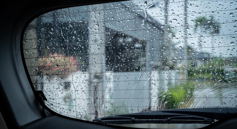 Így védekeztek régen a párásodó szélvédő ellen