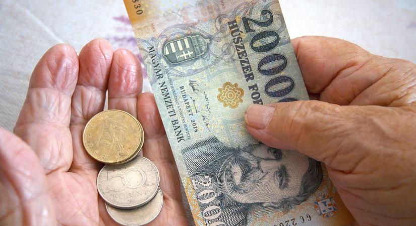 Kijött a friss adat: kis híján 700 ezret keresnek a magyarok