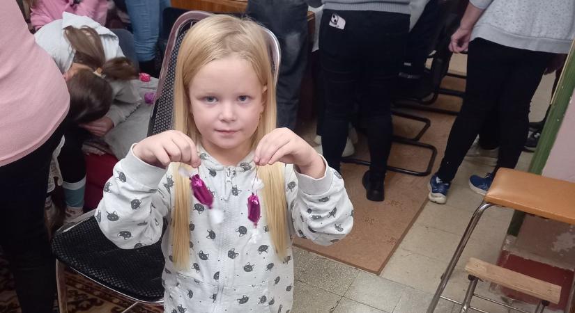 Szaloncukor és közösség: hagyományok keltek új életre Vashosszúfaluban