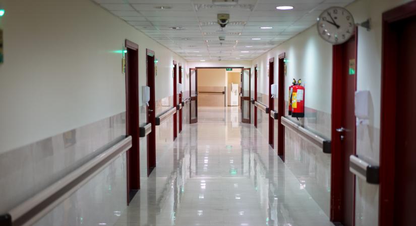 Katasztrófa szélén táncol a magyar egészségügy: rengeteg állami szolgáltatás szűnt meg, ezt már a betegek is érzik