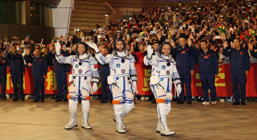 Ezúttal kínai űrhajósok rekedtek az űrben