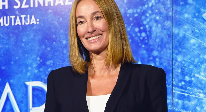 Epres Panni és a 18 éves Mór beragyogták a báltermet a szalagavatón – gyönyörű anya-fia páros!