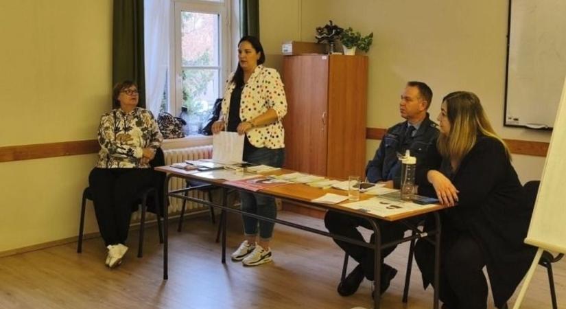 Szekszárdon tanulták a rendőrök, hogyan kezeljék a legnehezebb helyzeteket