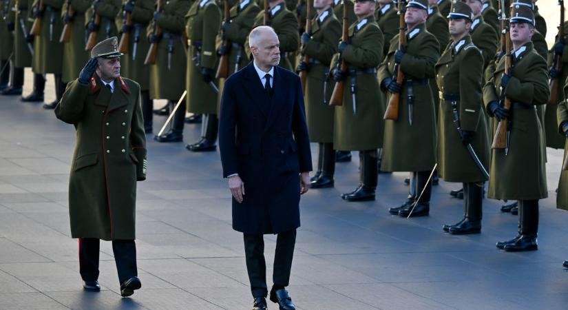 Szalay-Bobrovniczky Kristóf: egyszeri SZÉP-kártya-juttatás érkezik a honvédelmi állománynak