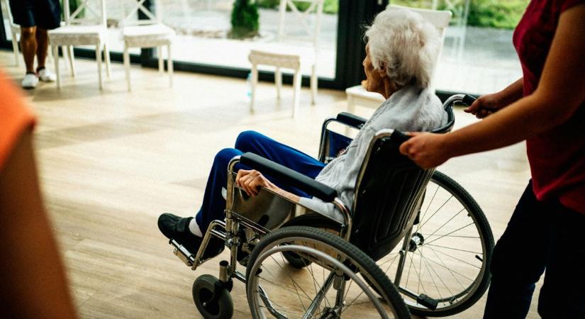 Akadálymentes feljárót kapott a nagyvázsonyi rendezvényház és a posta