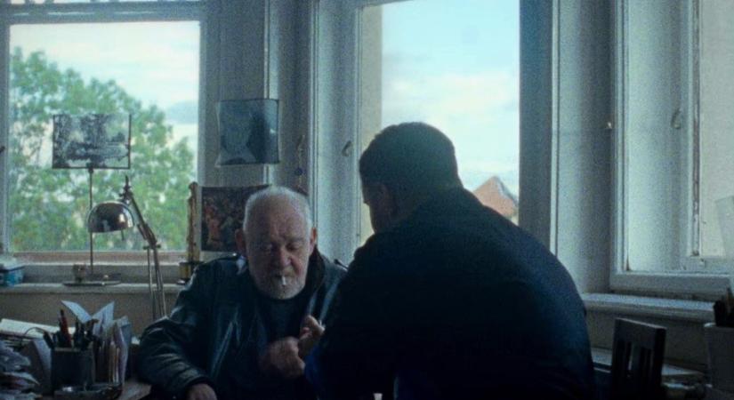 Itt van Beton.Hofi új klipje, Tarr Béla is szerepel benne