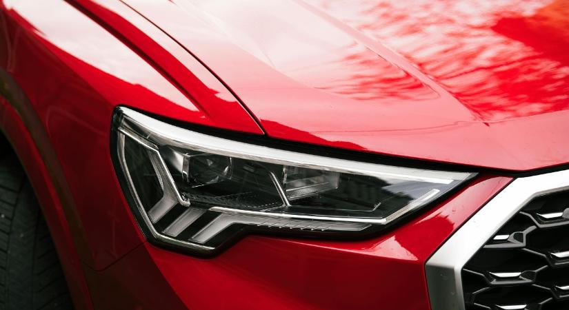 Az EU végre helyes döntést hozott: új nappali világítási kötelezettség jön az autóknál