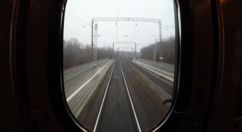 Egyre gyakoribbak a vasutak elleni szabotázsakciók Szlovéniában, már rendőrökkel és kamerákkal őrzik a síneket