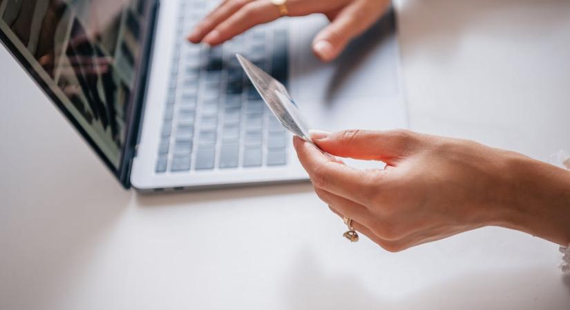 Karácsonyi átverés: így ismerheti fel a hamis webáruházakat