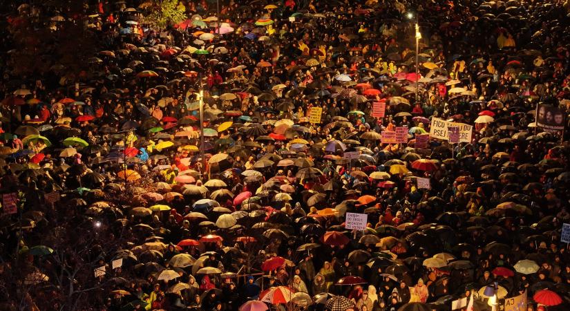 Az ellenzék Fico kormányának végét követeli, a választáson akarják legyőzni őt