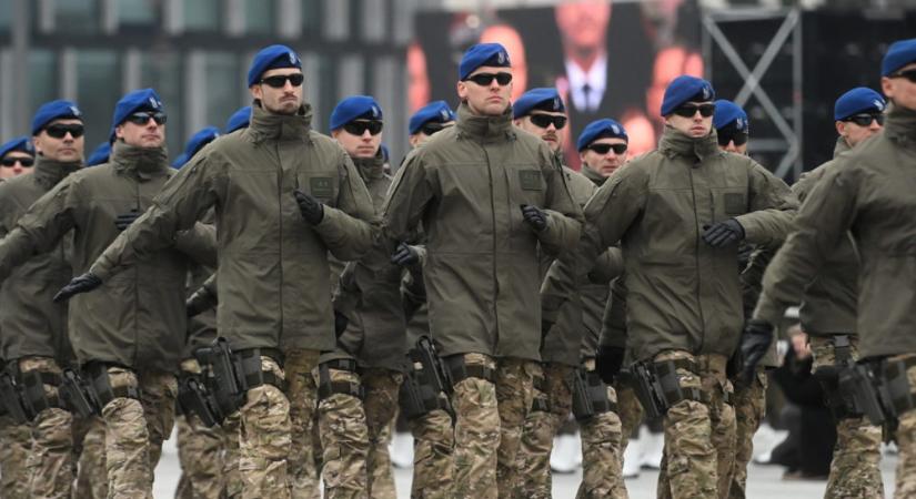 Lengyelország vörös riasztást adott ki: háborús fenyegetést jelentett be