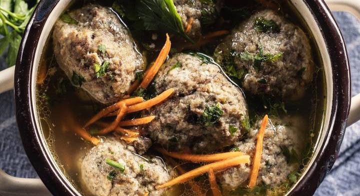 Autentikus német májgombócleves: laktató fogás hideg estékre