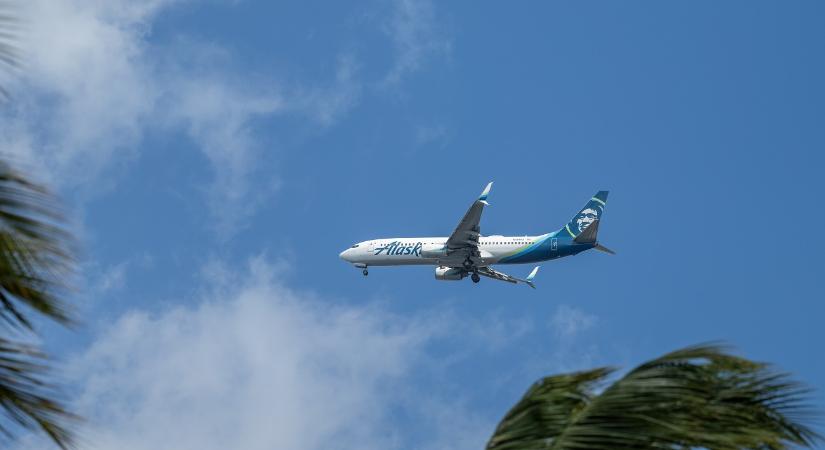 Megúszta a börtönt a pilóta, aki megpróbálta leállítani az utasszállító hajtóműveit