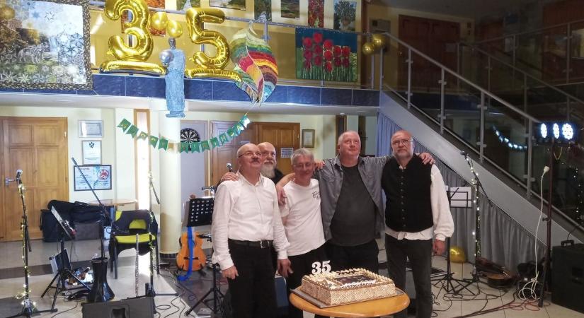 35 éves lett a Tarisznyások – vasvári jubileumi koncerttel ünnepelt a zenekar